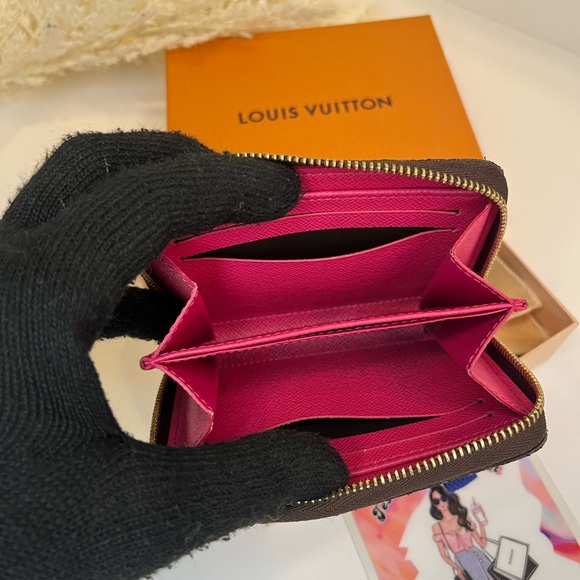 ❌SOLD❌🎀 Louis Vuitton Monogram Love Lock Zippy coin Wallet - Picture 8 of 11